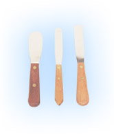 House Brand #10R stainless steel spatula with 4.25" Extra Stiff Blade and Wooden Handle
