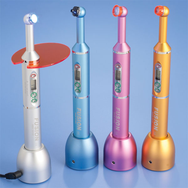 Fusion 4.0 Curing Light Silver. Generates uniform beam profile